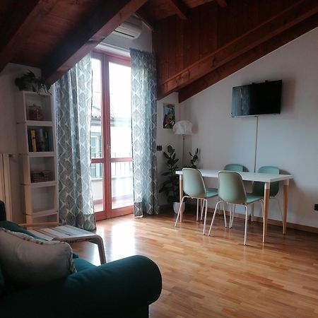 Quadrisfera Apartment Paratico Bagian luar foto